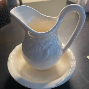Vintage Pleasant Company Addy collection pitcher and basin